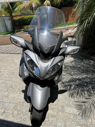 SUZUKI BURGMAN 650 EXECUTIVE 